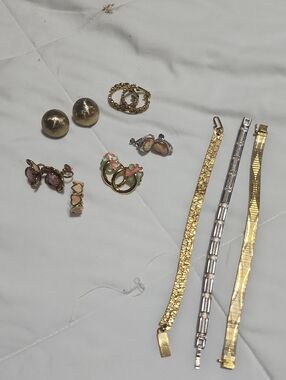 Vintage Mixed Women's Jewelry Set with Pink Accents